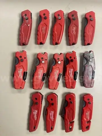 Milwaukee Knife lot