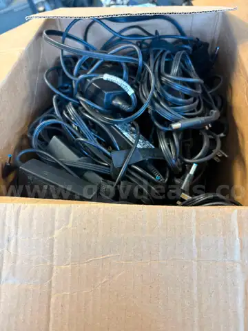 Lot of 33 45w hp Chargers
