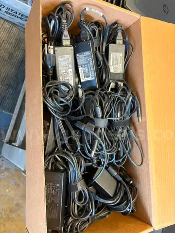 25 90w HP Chargers