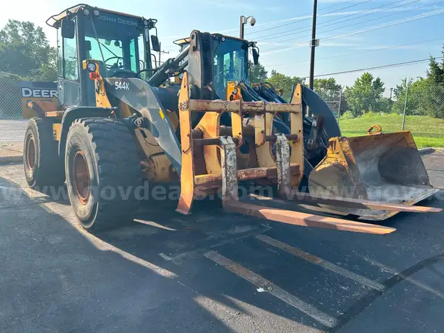 2013 John Deere Tractor Loader w/ Bucket