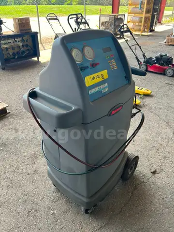 Robinair A/C Service Equipment