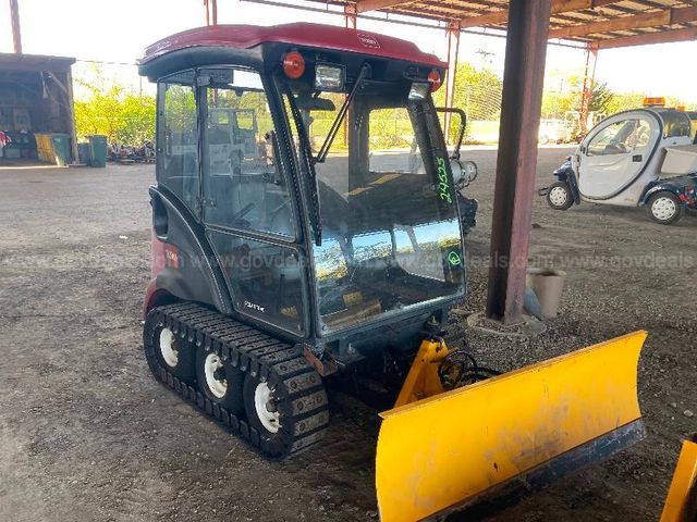 2011 Toro Riding Groundsmaster Mower Polar Trac | AllSurplus