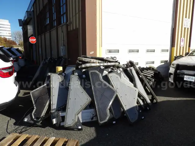 Approximately 100 lightbars for Police and Emergency Vehicles