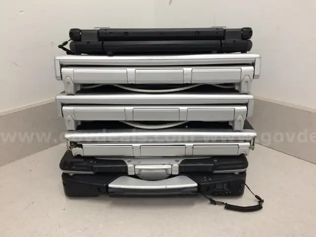 Lot of 5 Panasonic Toughbooks - CF-52VAABY1M, CF-53SJCZYLM, CF-53AAGKY1M, CF-52GCMBEAM,  CF-52VAACY2M, 3 drives, NO OS