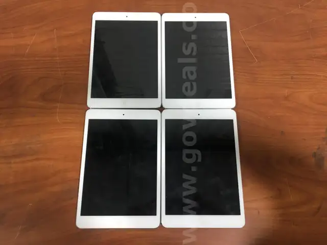 Lot of 4: Apple A1432 iPad Mini; 16 GB **Wi-Fi-ONLY UNLOCKED AND UNMANAGED**