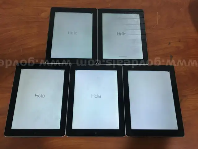 Lot of 5: Apple A1458 iPad (4th gen.); 32 GB **Wi-Fi-ONLY UNLOCKED AND UNMANAGED**