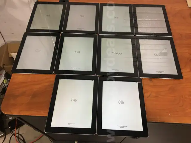Lot of 10: Apple A1458 iPad (4th gen.); 32-16GB **Wi-Fi-ONLY UNLOCKED AND UNMANAGED**
