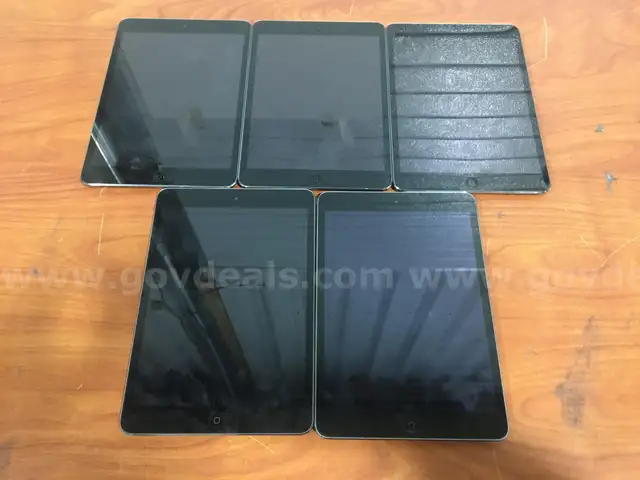 Lot of 5: Apple A1489 iPad Mini 2; 32 GB **Wi-Fi-ONLY UNLOCKED AND UNMANAGED**