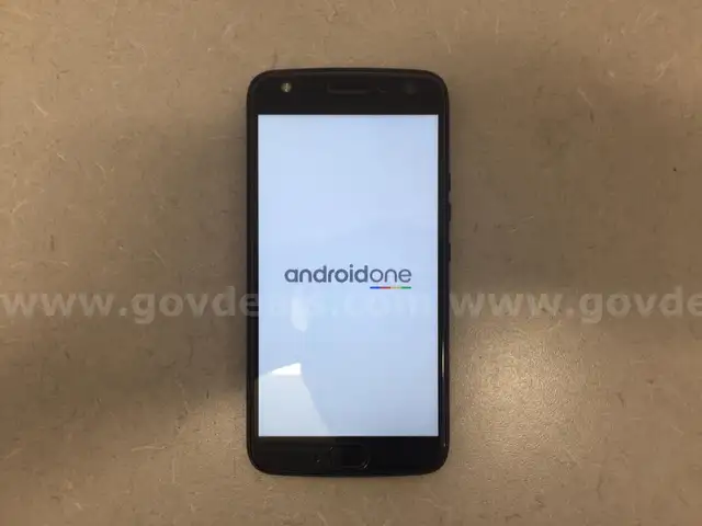 1 Motorola Moto X4 - Unlocked and Unmanaged