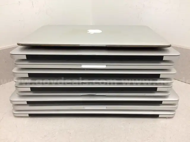 Lot of 10 Mixed Apple MacBooks