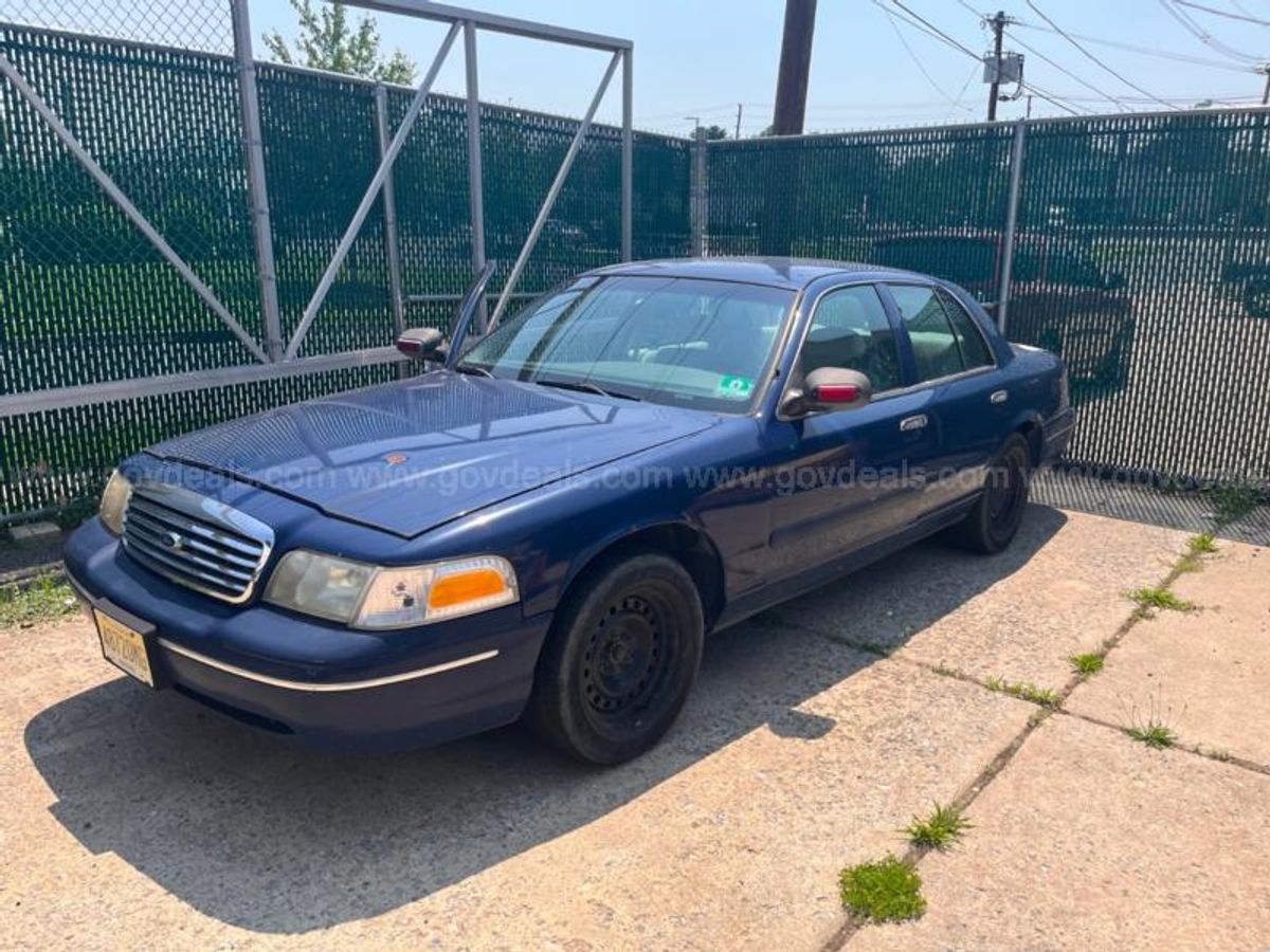 1998 FORD CROWN VICTORIA | GovDeals