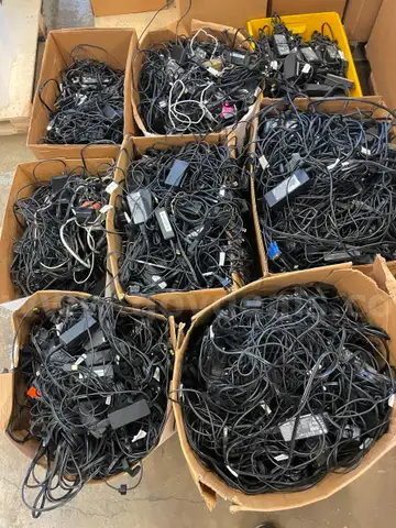 Charging Cords -  QTY UNKNOWN  - NOTICE See Below for Add&#x27;tl Fees (if applicable)