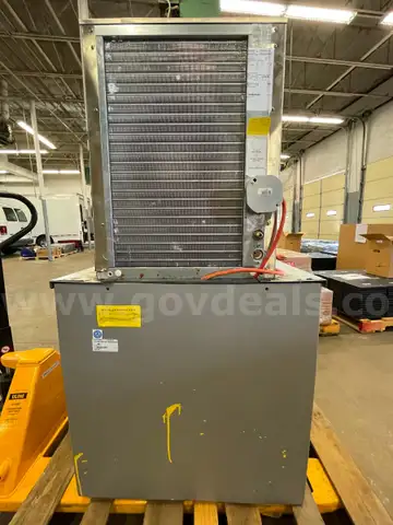 Scotsman NME654 Ice Maker WITH Bin (Does Not Work)