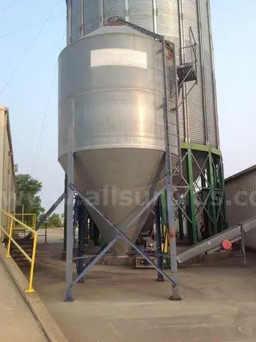 Schuld -Bushnell Silo