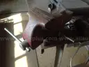 2ea Worktable with vise