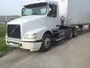 2004 Volvo VNM Deisel Tractor truck