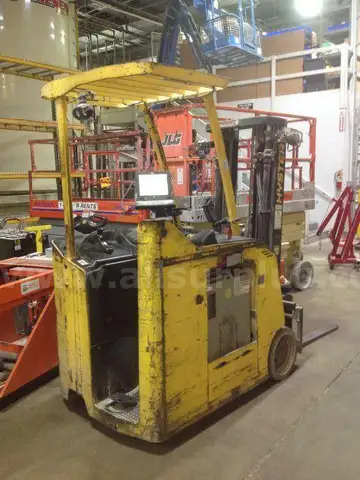 Hyster Mdl. E40HSD Electric forklift with battery