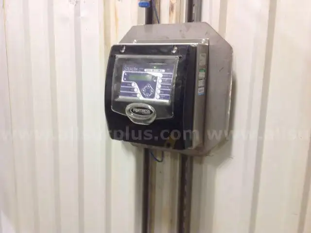 Fortress Mdl. STEALTH Metal detector with box magnet