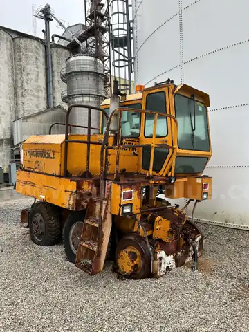 Trackmobile 4300 TM Railcar Mover