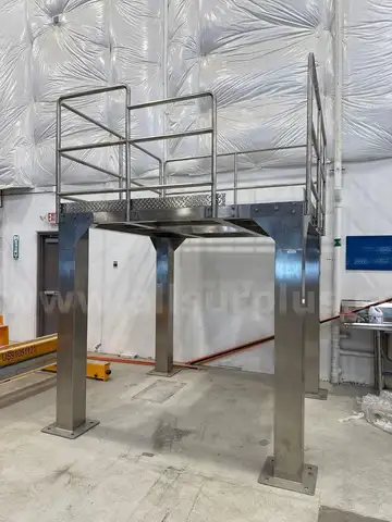 Stainless Steel Industrial Tank Work Platform