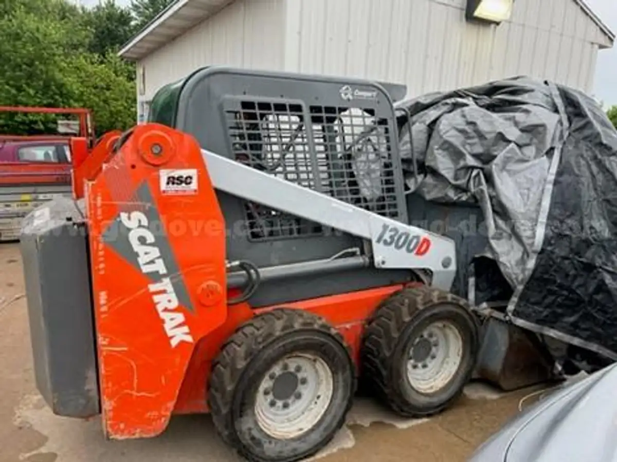 Skat Trak 1300C Skid Steer | AllSurplus