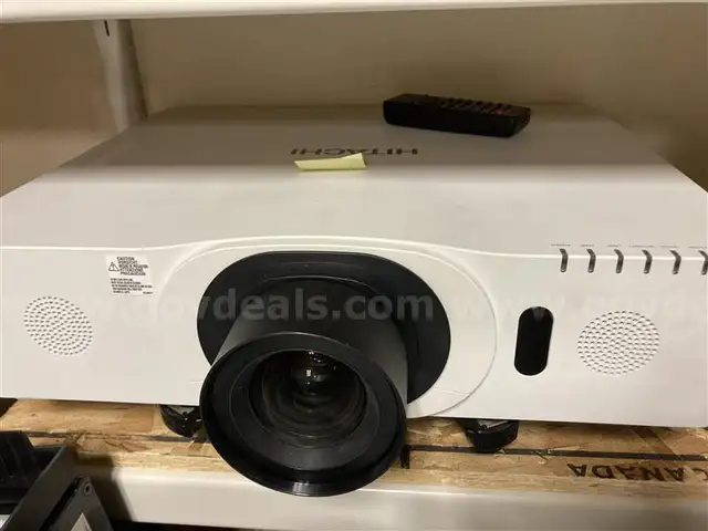 Hitachi CP-WX8255A