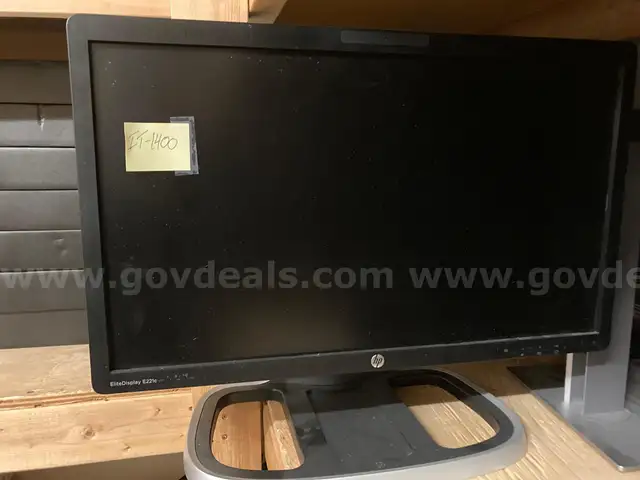 HP EliteDisplay E221c Monitor on stand