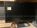 HP EliteDisplay E221c Monitor on stand