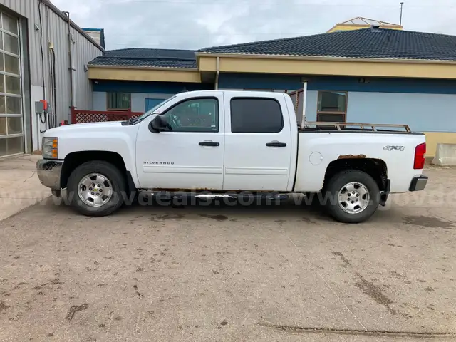 2013 Chevrolet Silverado 4WD 1500 CREW CAB PICKUP 4-DR, 5.3L V8 OHV 16V FFV