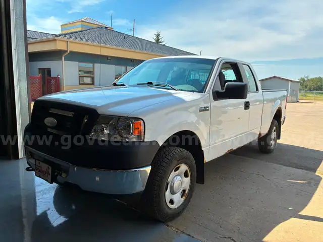 2008 Ford F-150 XL 4WD SuperCab 4-DR, - 4.6L V8 SOHC 16V
