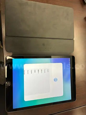 iPad 9th Generation Wi-Fi + Cellular