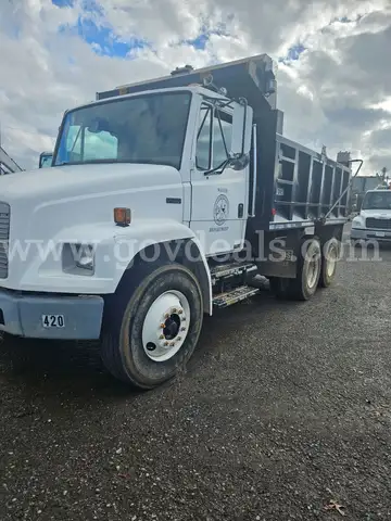 2003 Freightliner FL80