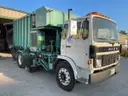 1992 Mack MS300P