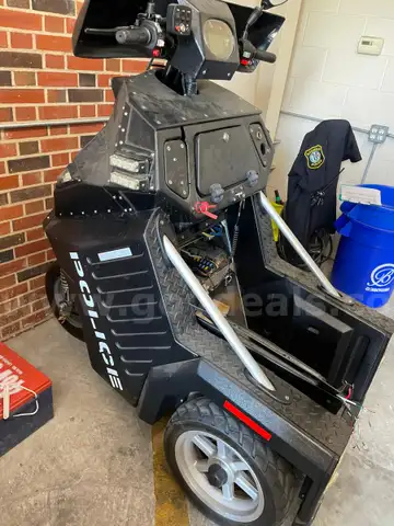 2015 Xtreme Green Products Battery Powered 3-Wheel Standing Vehicle