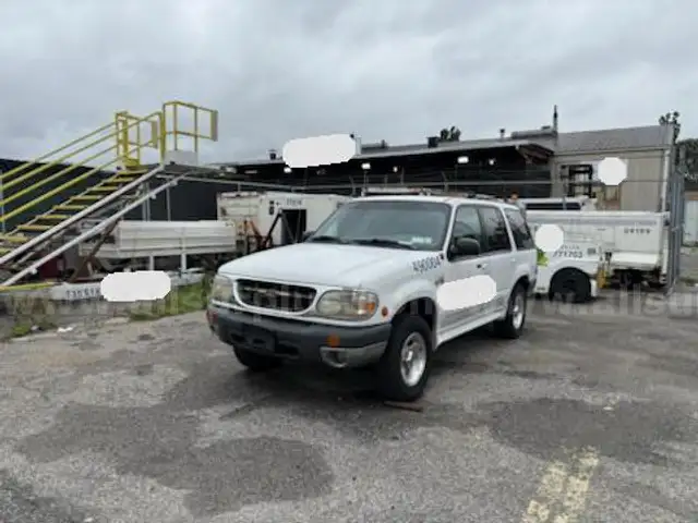 1999 Ford Explorer XLT AWD