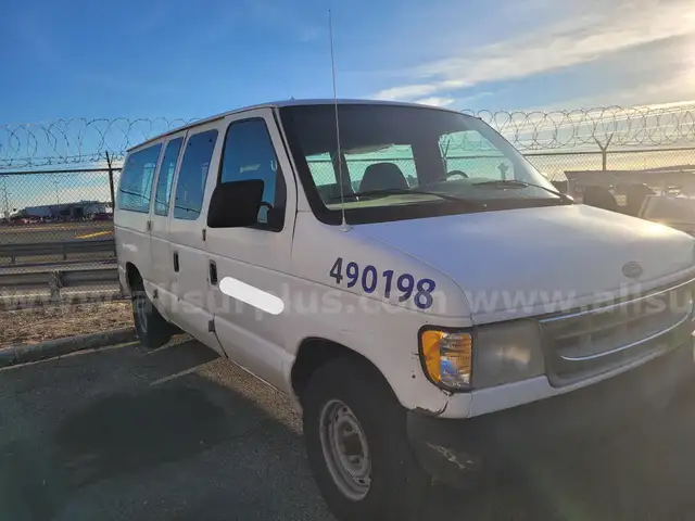 2001 Ford Econoline Wagon E-150 XL