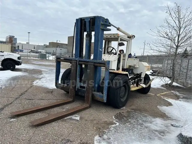 1980 TAYLOR DUNN TY300S FORKLIFT