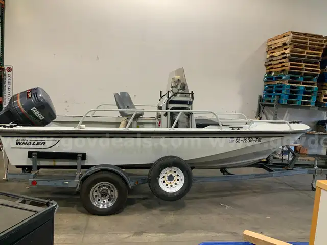 1997 Boston Whaler Boat w/ 1997 Tennessee Boat Trailer