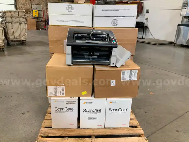 Fijitsu FI-6800 Scanner w/ Cleaning Accessories