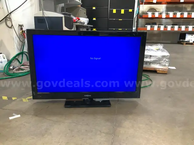 40" Insignia LCD TV
