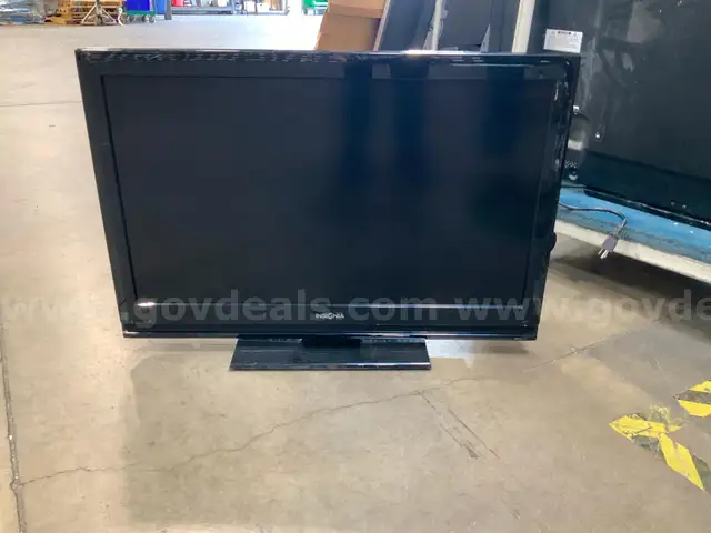 32" Insignia LCD TV(NOT TESTED)