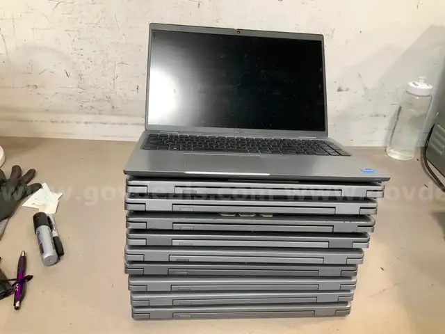 10 Dell Precision 3560 i5