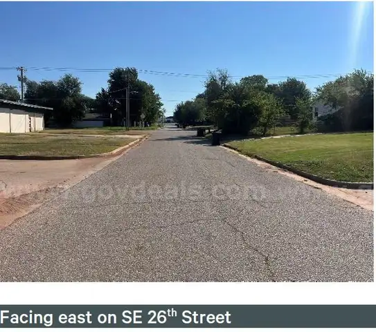 Frost Heights Park - Suburban Office Building in Oklahoma City, OK