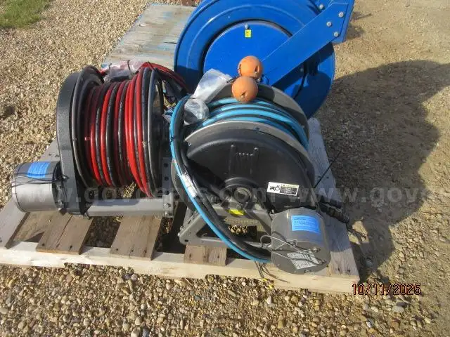 Lot of 2 - Hannay/Cox Reels with hydraulic hose and electric motor for reel in function
