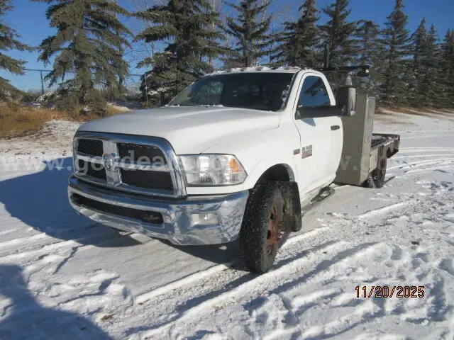 2015 RAM 3500 4WD FLATDECK PICKUP TRUCK - 6.4L V8 OHV 16V
