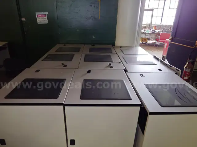 9x Glass-top Desks