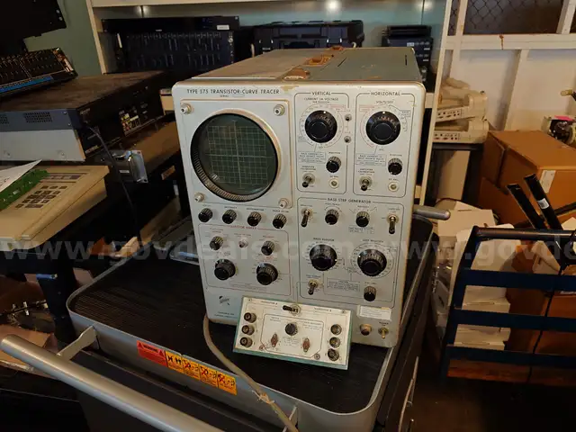Tektronix Type 575 Transistor-Curve Tracer - UNTESTED
