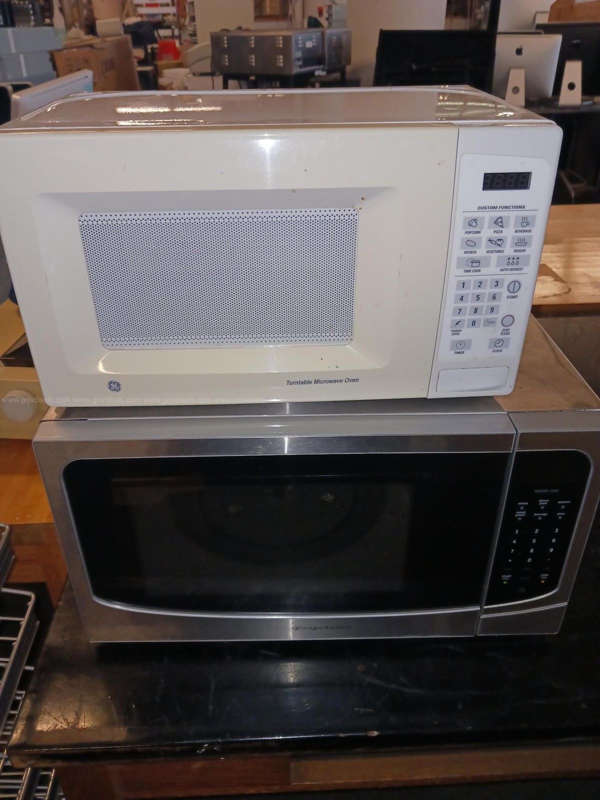 2x Microwaves (Frigidaire and General Electric) | AllSurplus