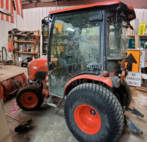 2015 Kubota Tractor w/ B2650HSDC Snow Blade  SEE VIDEO!!