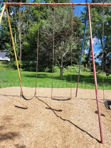 LOT of 4 Swings